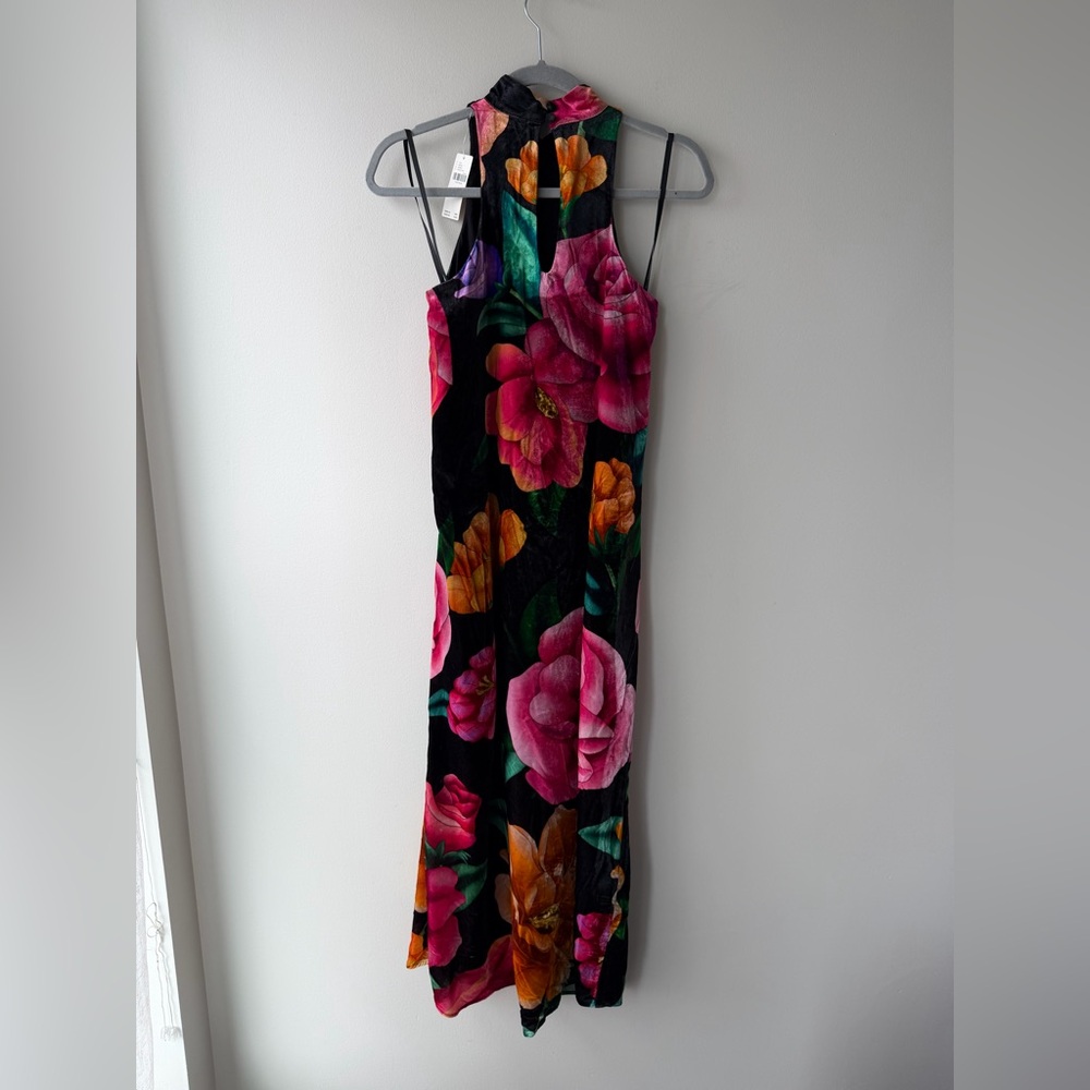 Farm Rio × Anthropologie Mock-Neck Printed
Velvet Midi Dress, NWT - Picture 6 of 7